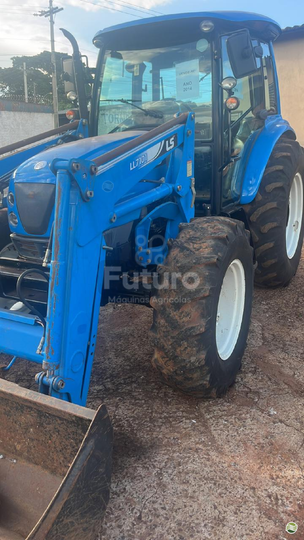 TRATOR LS TRACTOR LS PLUS 100 Tração 4x4 Futuro Máquinas ITAJAI SANTA CATARINA SC